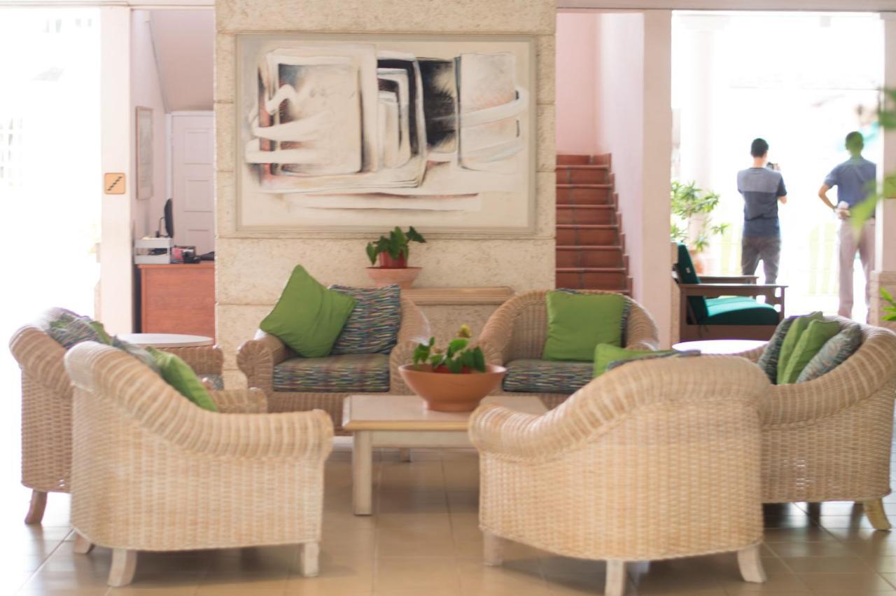 Hotel Pommarine Бриджтаун Екстер'єр фото